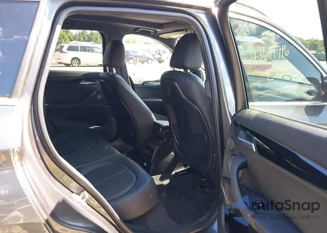 2016 BMW X1 xDrive28I из США, поврежденный, VIN WBXHT3C34G5E48133